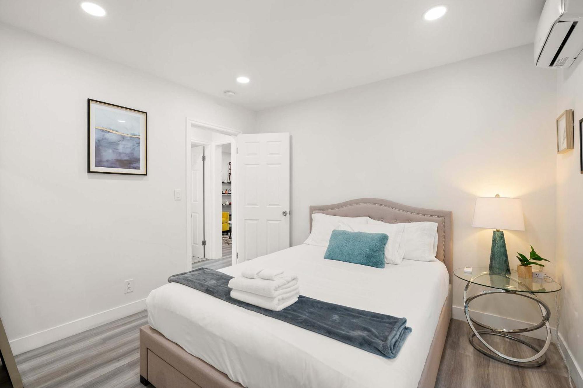 New Renovated 2B2B Apt Self Checkin Free Parking 1 Pasadena Esterno foto