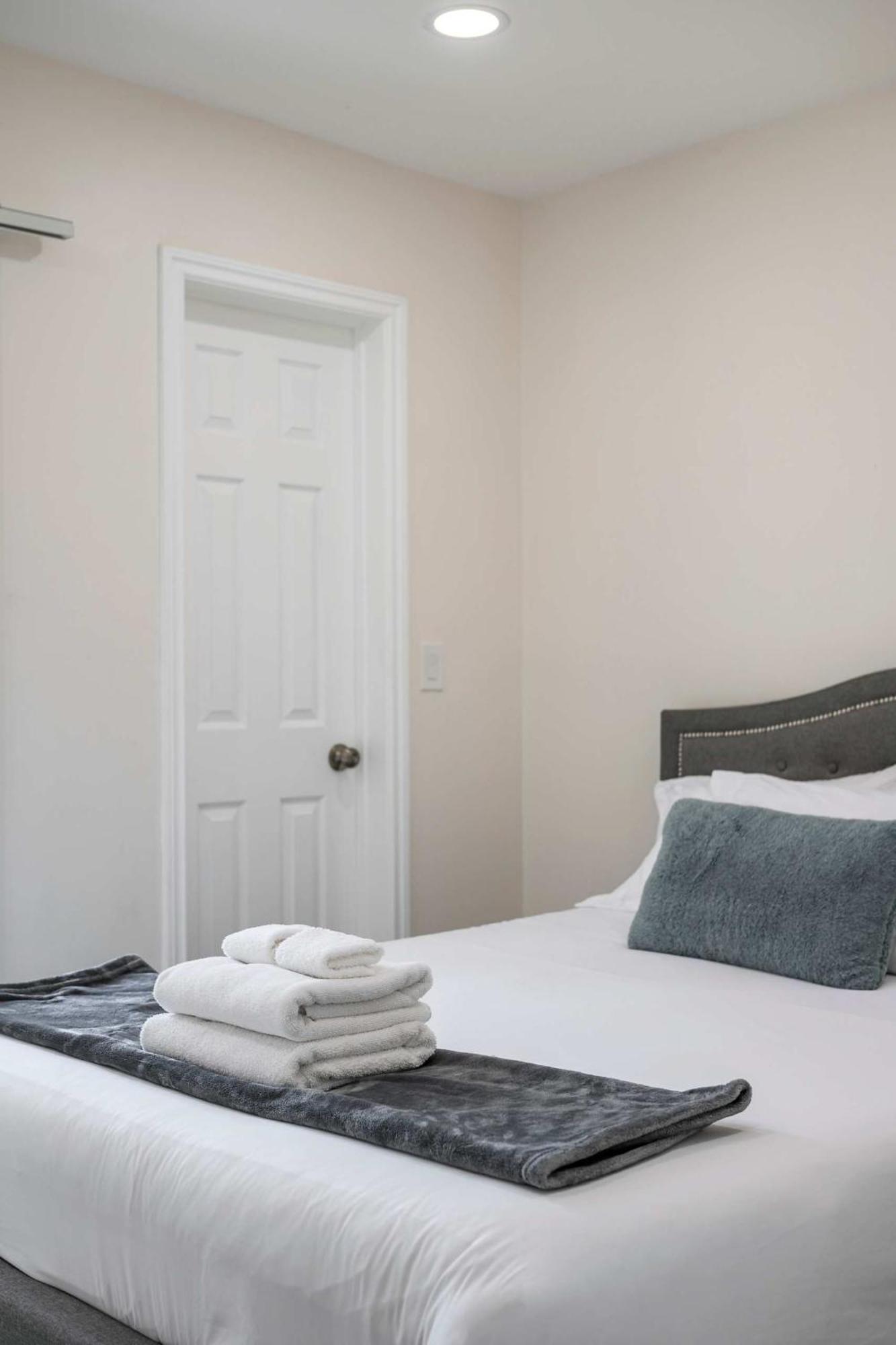 New Renovated 2B2B Apt Self Checkin Free Parking 1 Pasadena Esterno foto