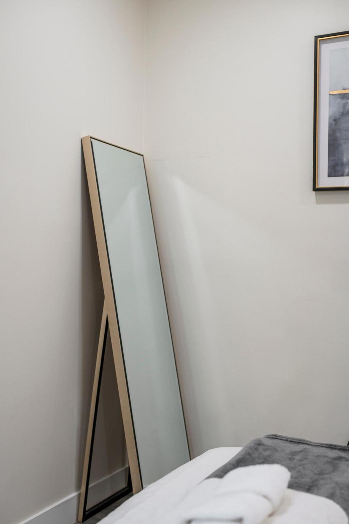 New Renovated 2B2B Apt Self Checkin Free Parking 1 Pasadena Esterno foto