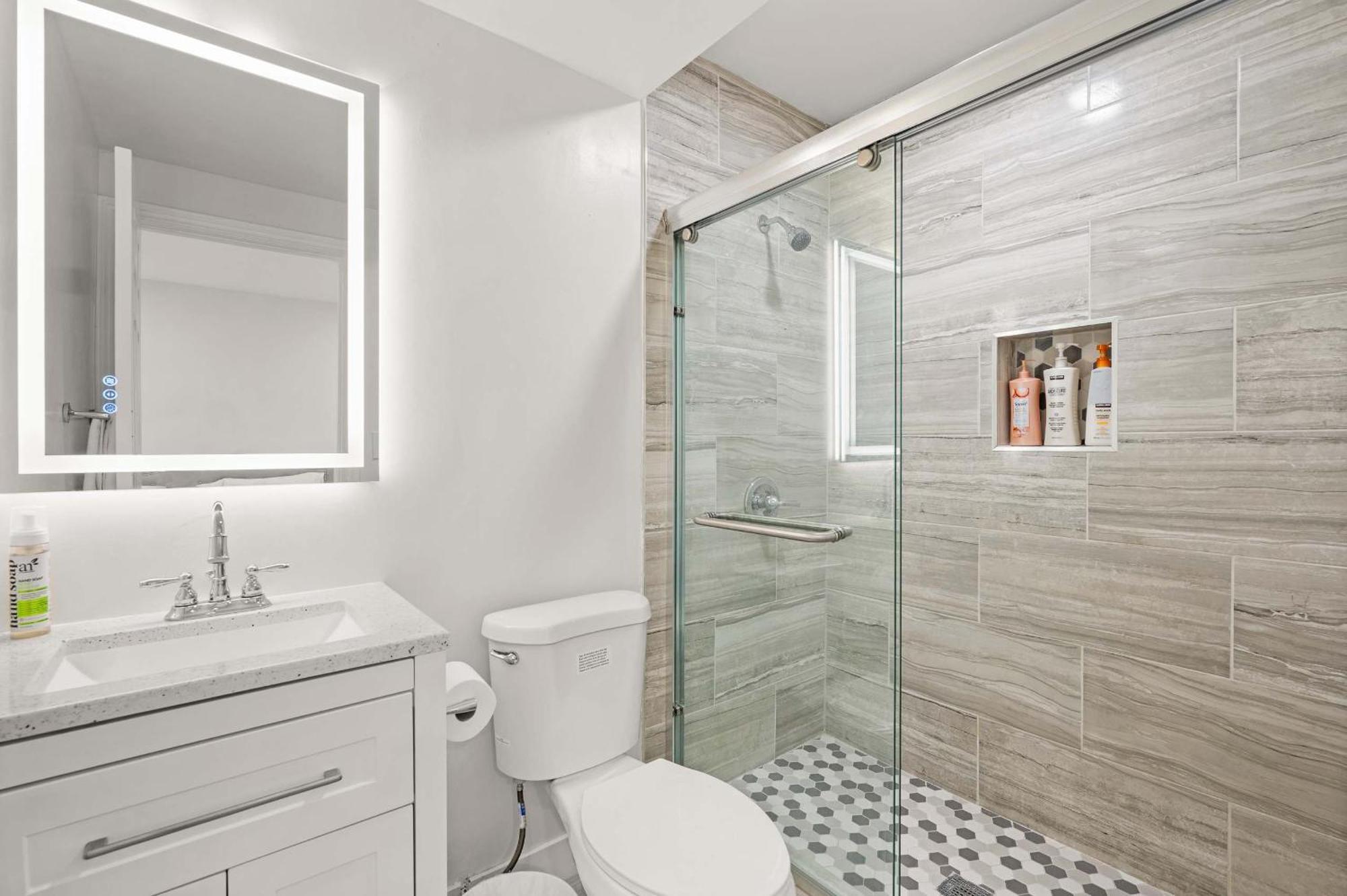 New Renovated 2B2B Apt Self Checkin Free Parking 1 Pasadena Esterno foto